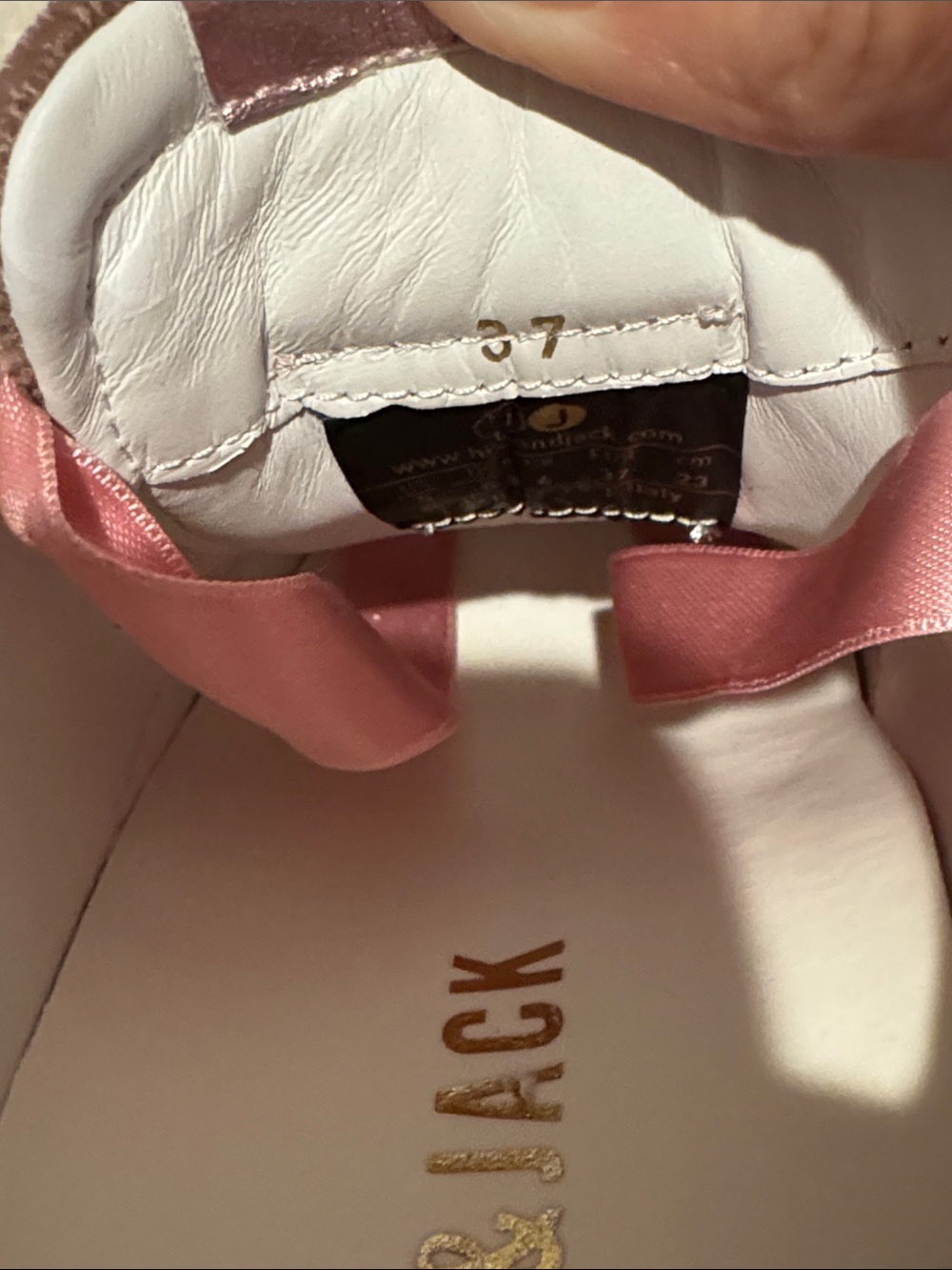 Hide & Jack Women's Pink Glitter Sneakers NIB Size 37 US 6. - Picture 6 of 7